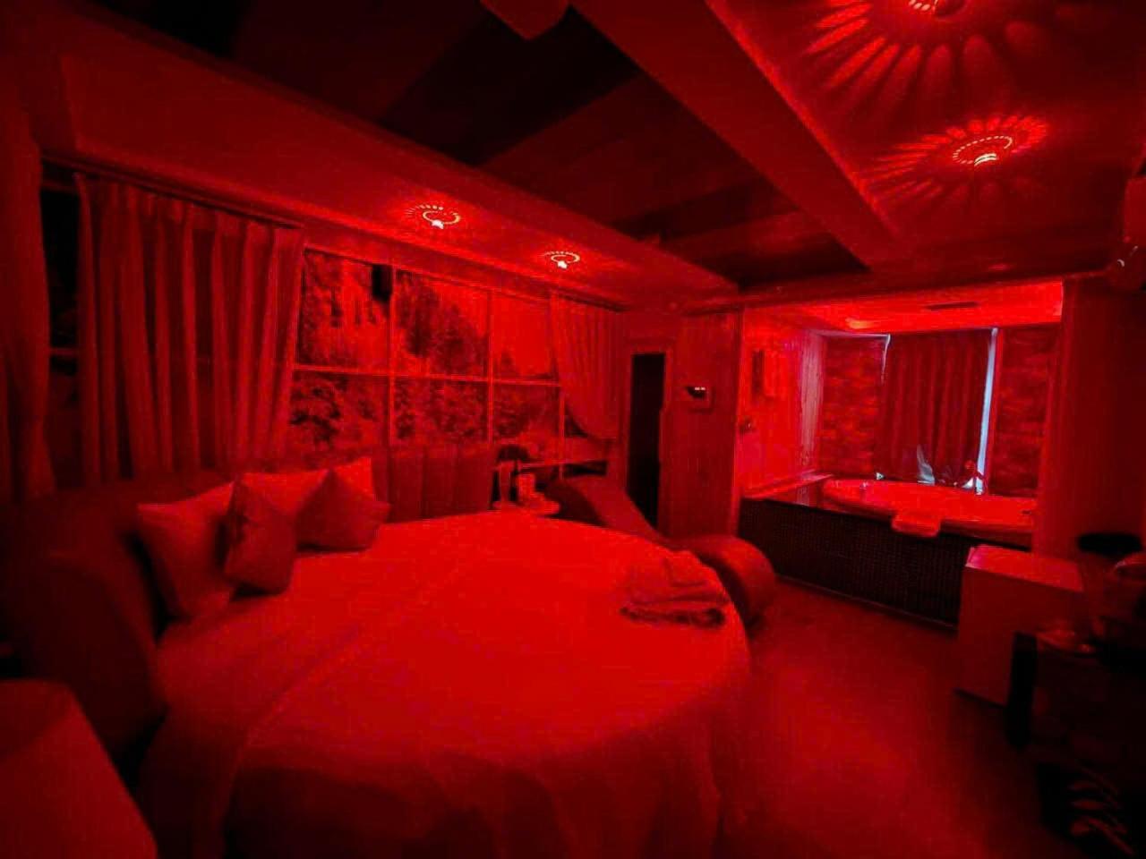 Ks Tinh Nhan Sach * Ho Chi Minh City