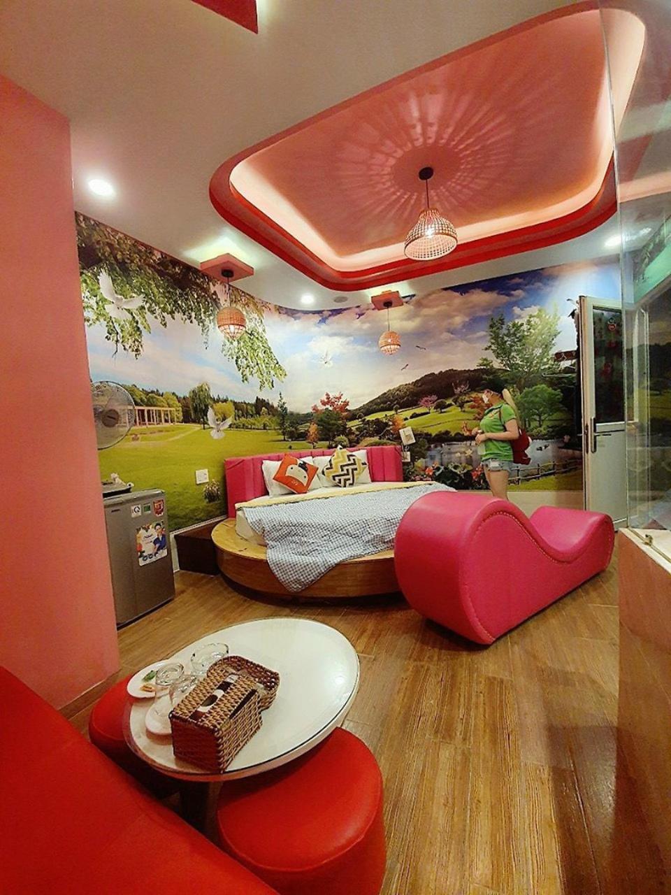 Ks Tinh Nhan Sach * Ho Chi Minh City