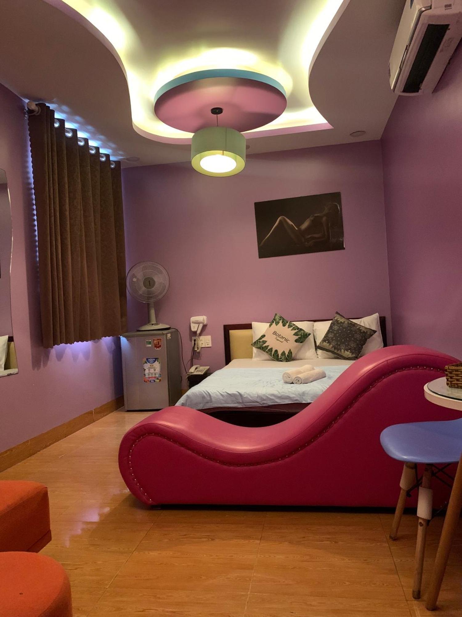Ks Tinh Nhan Sach Hotel