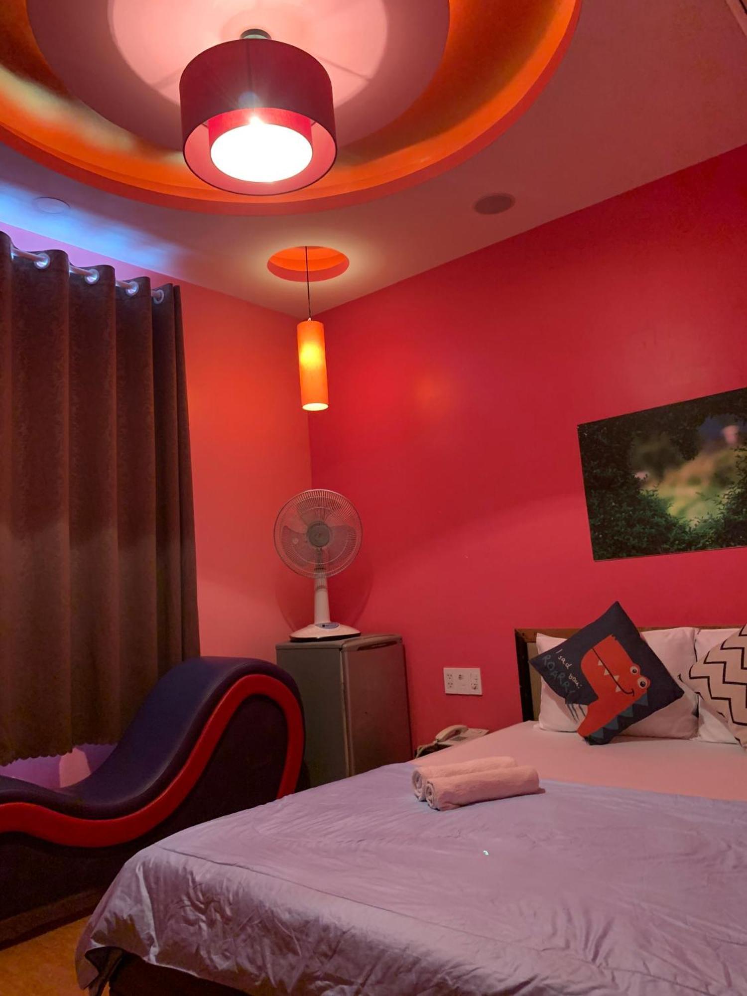 Ks Tinh Nhan Sach Hotel *